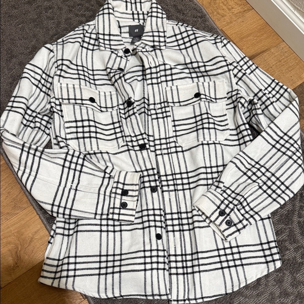 H&M White and Black Plaid Button-Front Shacket